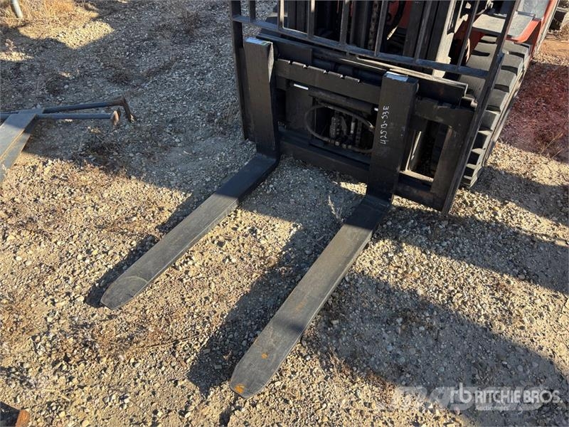 Toyota 7FGU30 5620 lb Pneumatic Tire Forklift Kahveltõstukid - muud