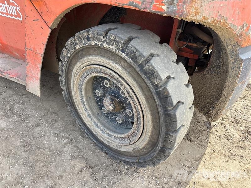 Toyota 7FGU70 Vanterenski viljuškar
