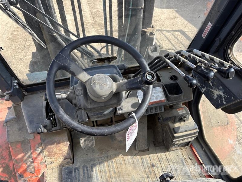 Toyota 7FGU70 Vanterenski viljuškar