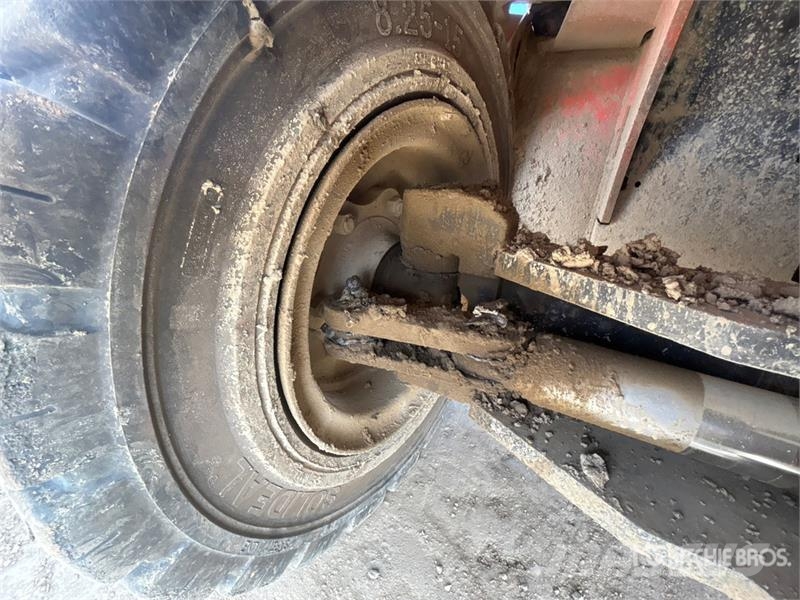 Toyota 7FGU70 Vanterenski viljuškar