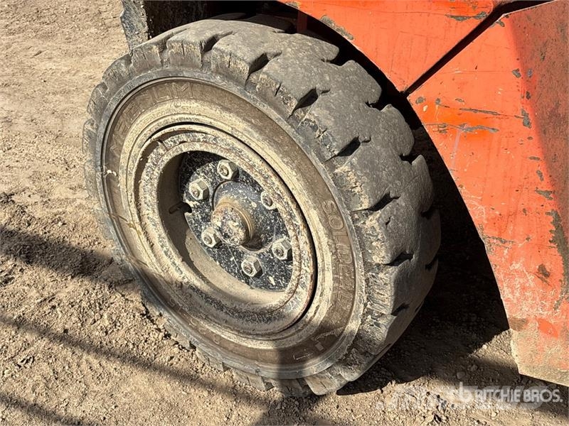 Toyota 7FGU70 Vanterenski viljuškar
