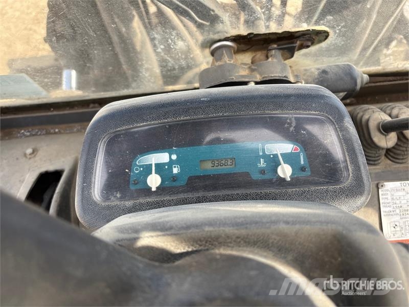 Toyota 7FGU70 Vanterenski viljuškar