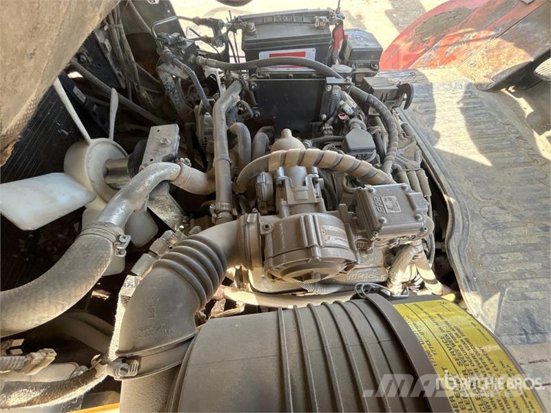 Toyota 7FGU70 Vanterenski viljuškar