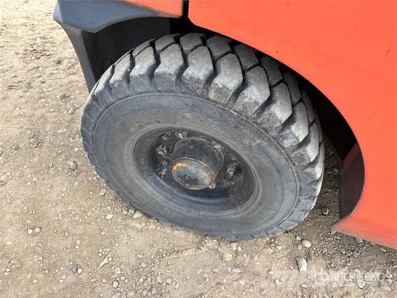 Toyota 8FG15 1500 kg Cushion Tire Forklift Targoncák-Egyéb