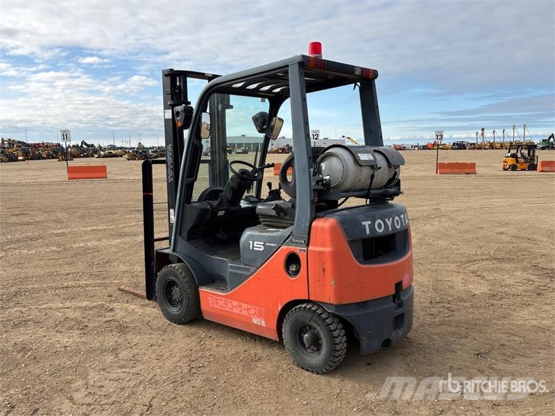 Toyota 8FG15 1500 kg Cushion Tire Forklift Targoncák-Egyéb