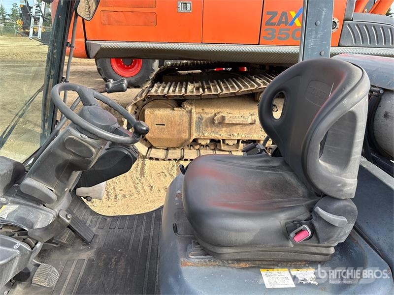 Toyota 8FG15 1500 kg Cushion Tire Forklift Targoncák-Egyéb