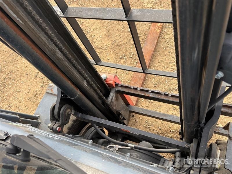Toyota 8FG15 1500 kg Cushion Tire Forklift Targoncák-Egyéb