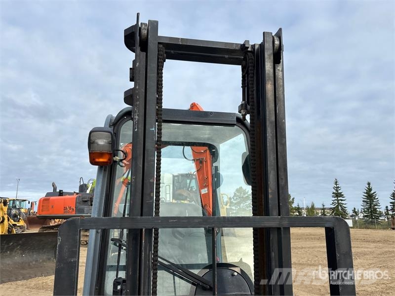 Toyota 8FG15 1500 kg Cushion Tire Forklift Targoncák-Egyéb