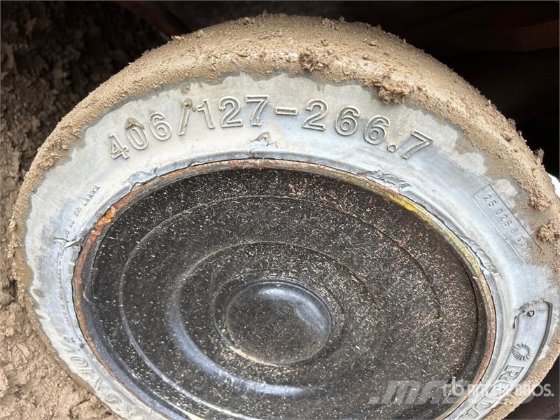 Toyota 8FGCU25 4500 lb Cushion Tire Forklift Viljuškari - ostalo