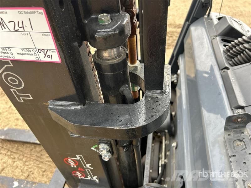 Toyota 8FGCU25 4500 lb Cushion Tire Forklift Viljuškari - ostalo