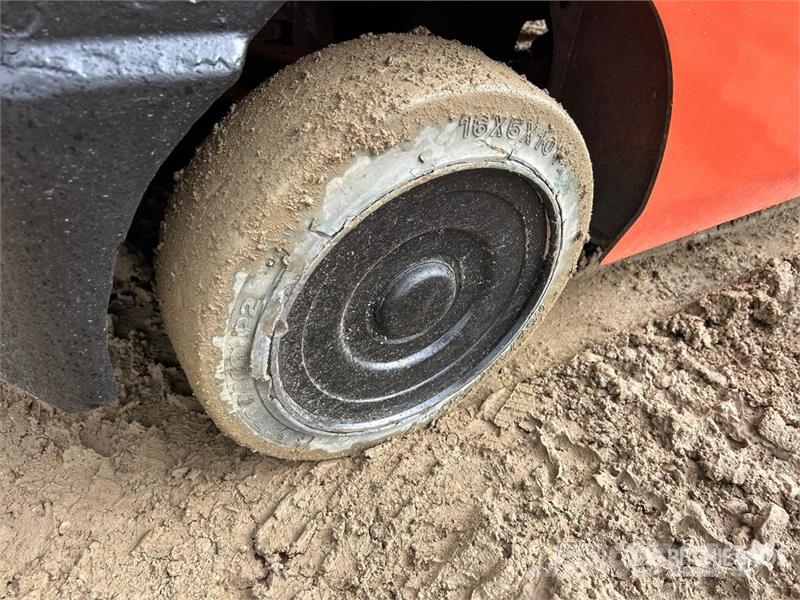 Toyota 8FGCU25 4500 lb Cushion Tire Forklift Viljuškari - ostalo