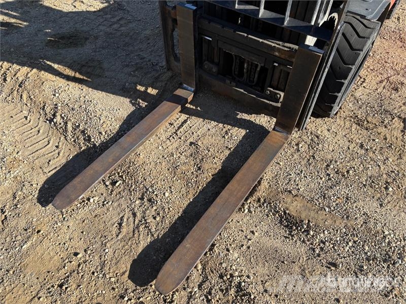 Toyota 8FGU30 4200 lb Pneumatic Tire Forklift Інше