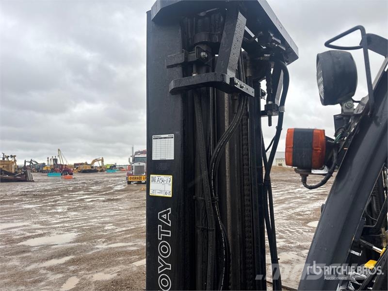 Toyota 8FGU30 5620 lb Pneumatic Tire Forklift Kahveltõstukid - muud