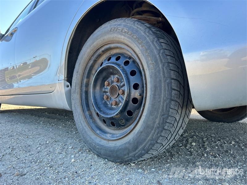Toyota Camry FWD Automobile (Inoperable) Avtomobili