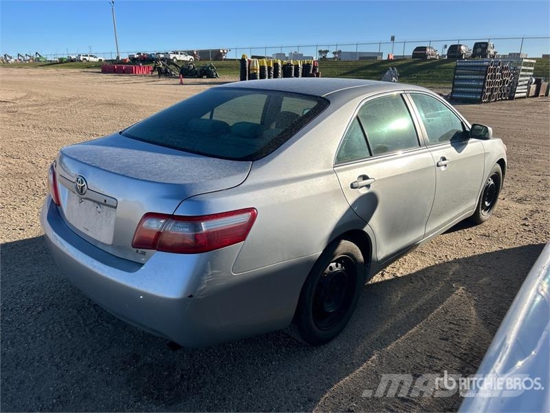 Toyota Camry FWD Automobile (Inoperable) Avtomobili