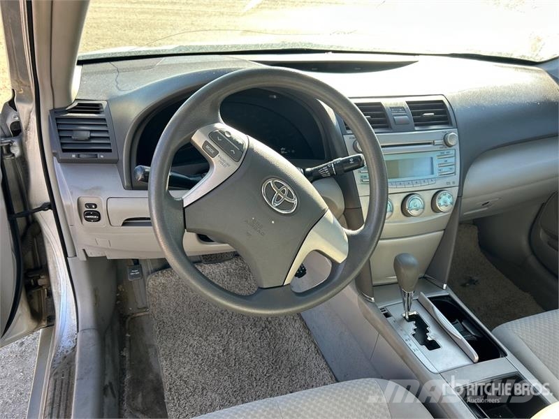 Toyota Camry FWD Automobile (Inoperable) Avtomobili