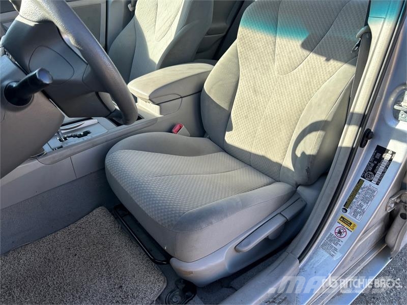 Toyota Camry FWD Automobile (Inoperable) Avtomobili