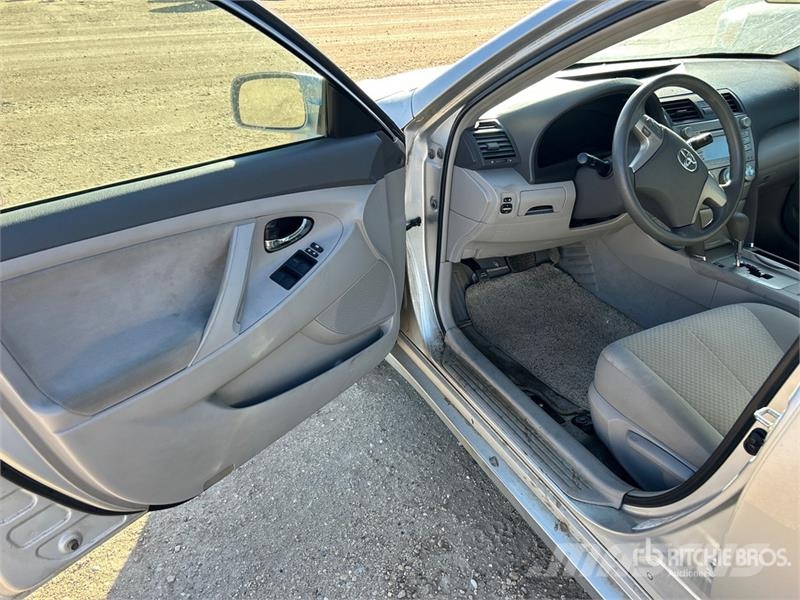 Toyota Camry FWD Automobile (Inoperable) Avtomobili