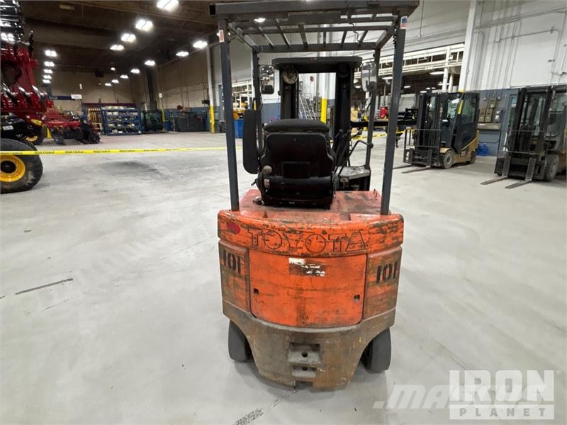 Toyota FBCU20 4000 lb Electric Forklift Электропогрузчики