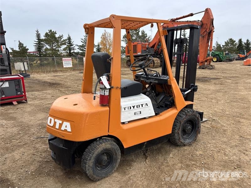 Toyota Pneumatic Tire Forklift Targoncák-Egyéb