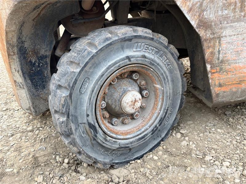 Toyota Pneumatic Tire Forklift (Inoperable) Další