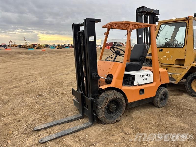 Toyota Pneumatic Tire Forklift Targoncák-Egyéb