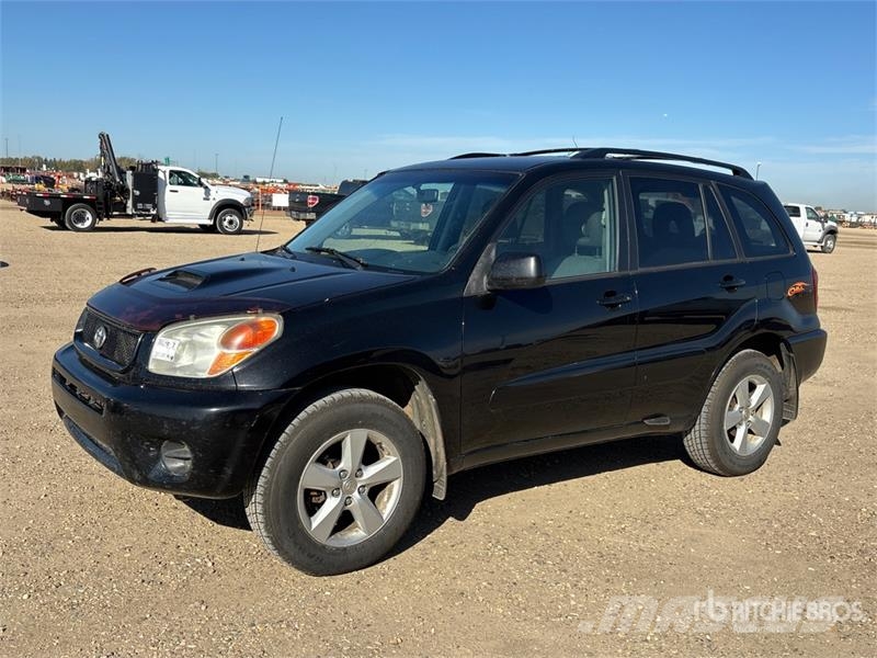 Toyota RAV4 4WD SUV Automašīnas