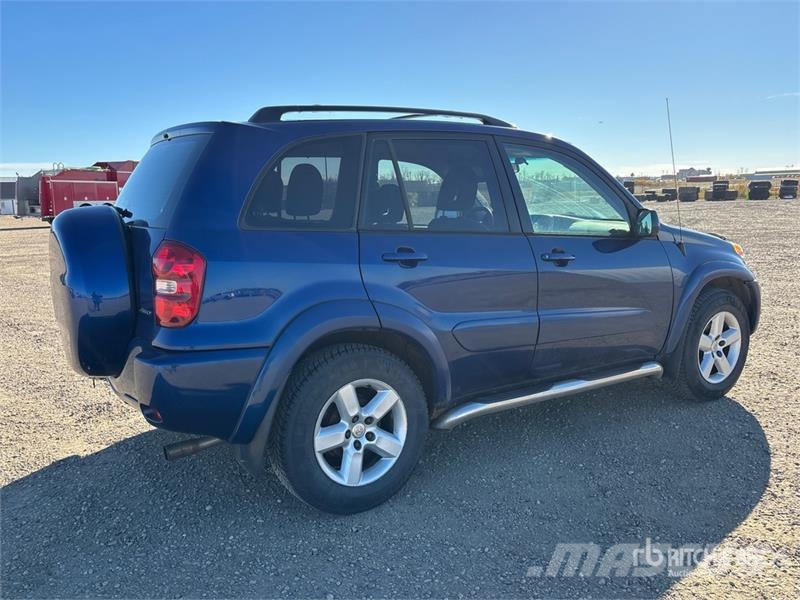 Toyota RAV4 4WD SUV Kistehergépjárművek