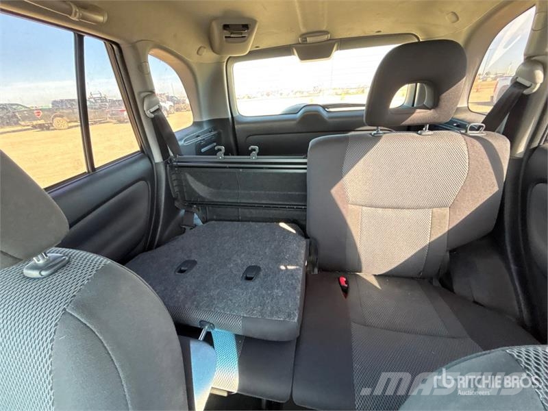 Toyota RAV4 4WD SUV Automašīnas