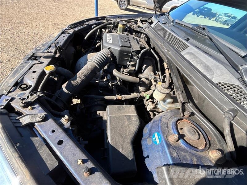 Toyota RAV4 4WD SUV Kistehergépjárművek