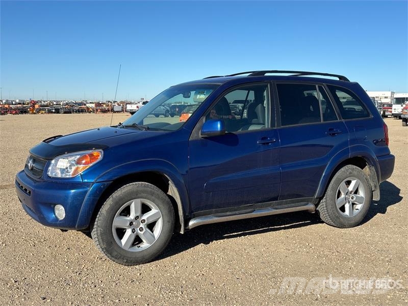 Toyota RAV4 4WD SUV Kistehergépjárművek
