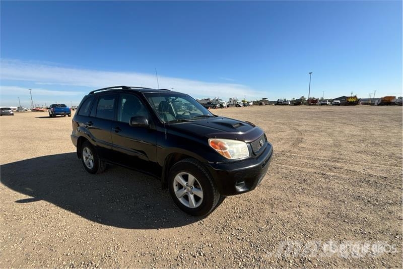 Toyota RAV4 4WD SUV Automašīnas