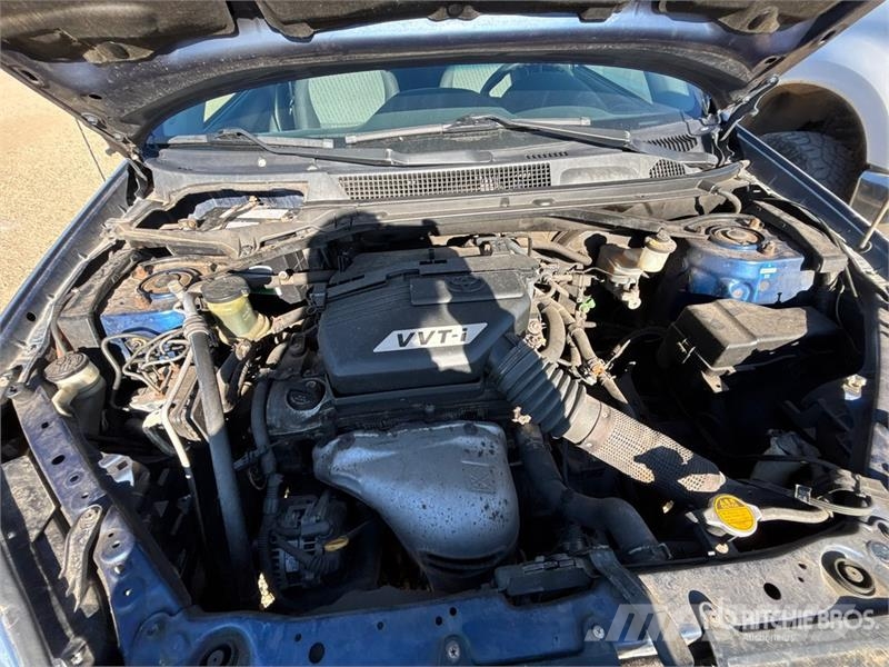 Toyota RAV4 4WD SUV Kistehergépjárművek