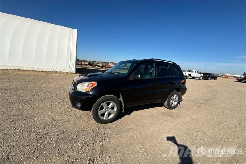 Toyota RAV4 4WD SUV Automašīnas