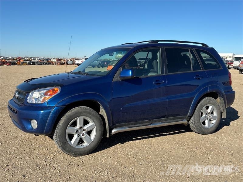 Toyota RAV4 4WD SUV Kistehergépjárművek