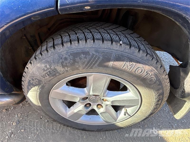 Toyota RAV4 4WD SUV Kistehergépjárművek