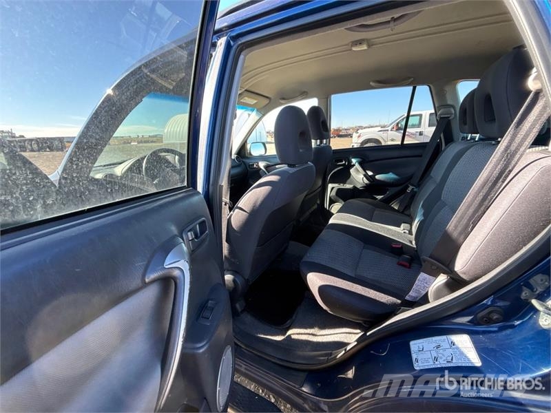 Toyota RAV4 4WD SUV Kistehergépjárművek