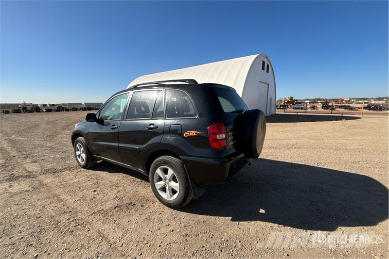 Toyota RAV4 4WD SUV Automašīnas