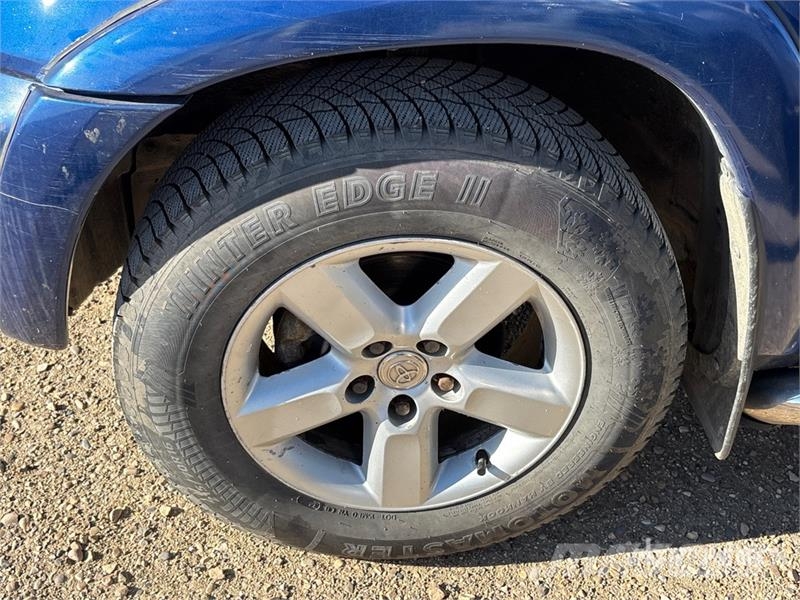 Toyota RAV4 4WD SUV Kistehergépjárművek