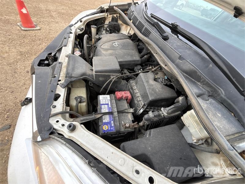 Toyota Sienna AWD Minivan Kistehergépjárművek