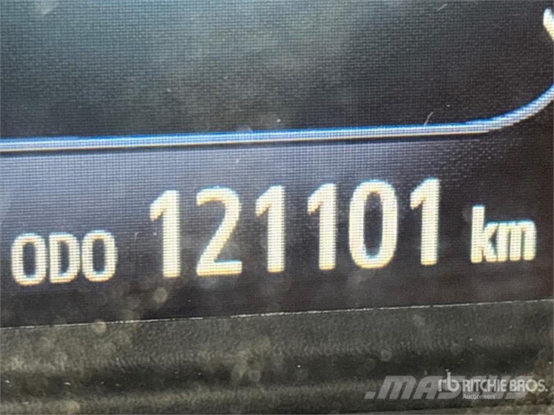 Toyota Sienna AWD Minivan Kistehergépjárművek