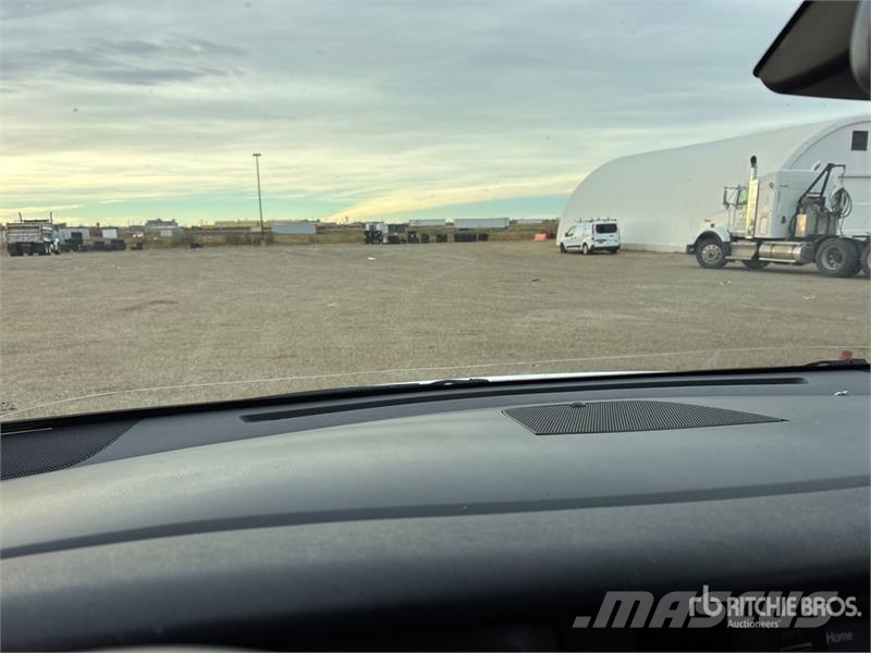 Toyota Sienna AWD Minivan Kistehergépjárművek