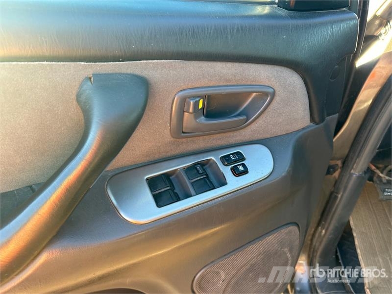 Toyota Tundra 4x4 Crew Cab Pickup Furgoni altro