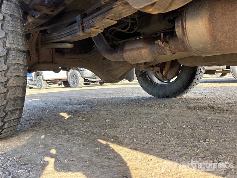 Toyota Tundra 4x4 Crew Cab Pickup Muu