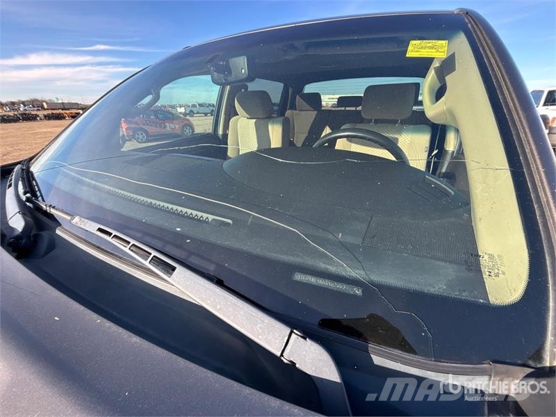 Toyota Tundra 4x4 Crew Cab Pickup Muu