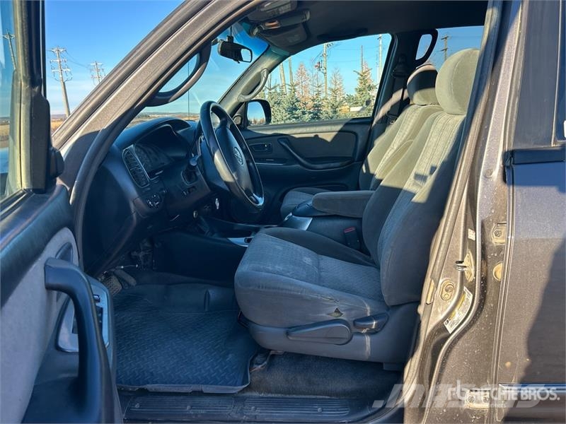 Toyota Tundra 4x4 Crew Cab Pickup Furgoni altro