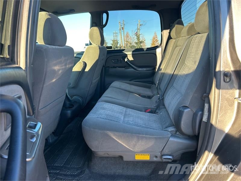 Toyota Tundra 4x4 Crew Cab Pickup Furgoni altro