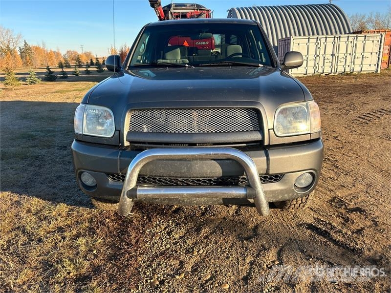 Toyota Tundra 4x4 Crew Cab Pickup Furgoni altro
