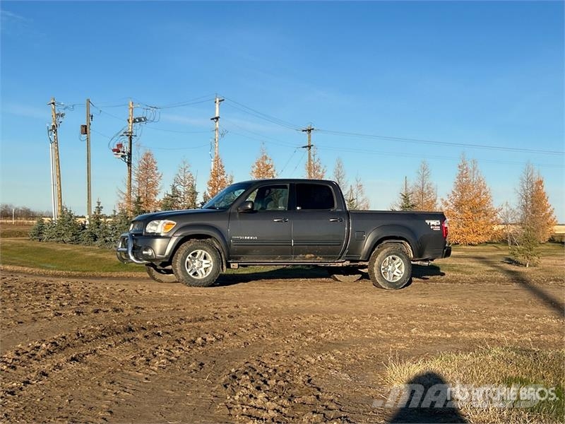 Toyota Tundra 4x4 Crew Cab Pickup Furgoni altro