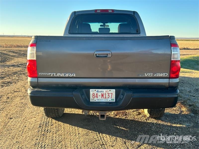 Toyota Tundra 4x4 Crew Cab Pickup Furgoni altro
